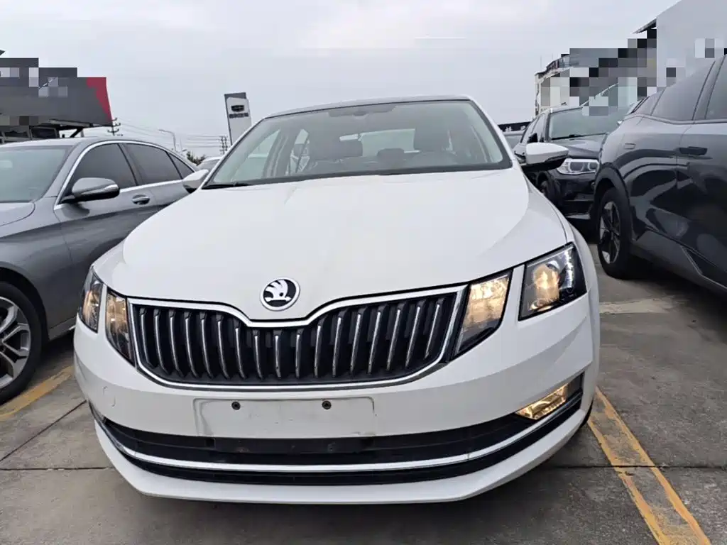 Skoda Octavia — фото 3