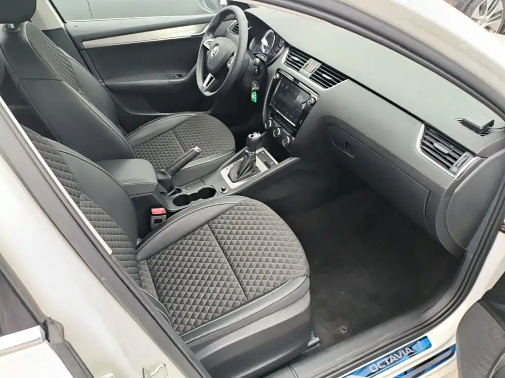 Skoda Octavia — фото 25