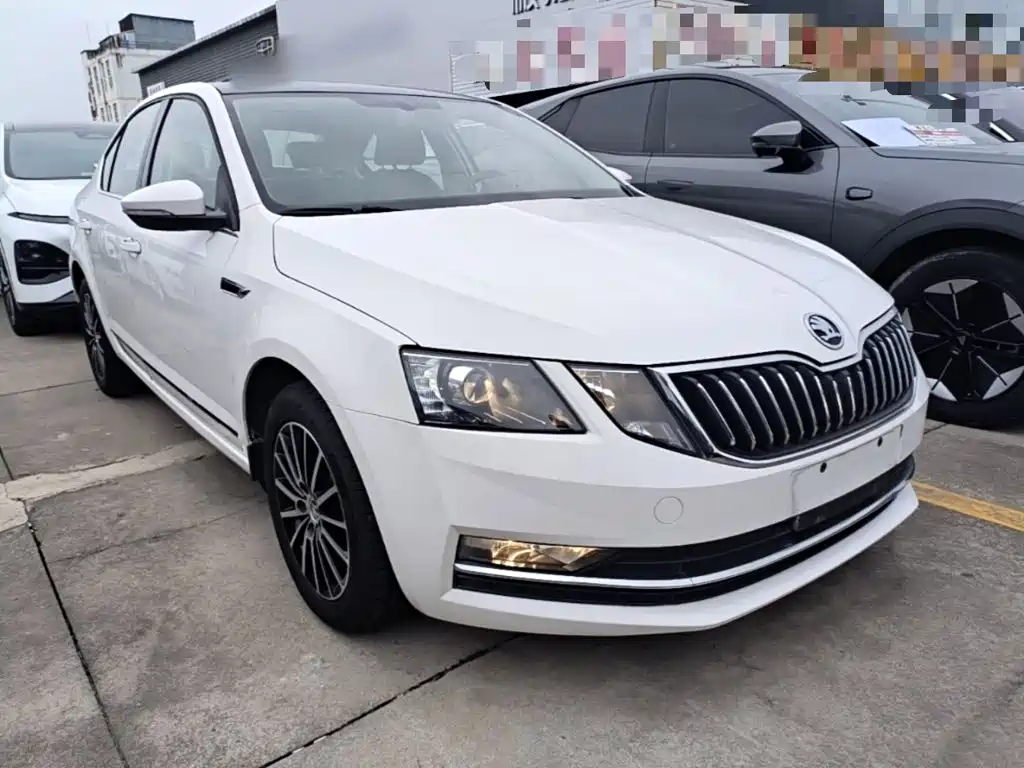 Skoda Octavia — фото 4