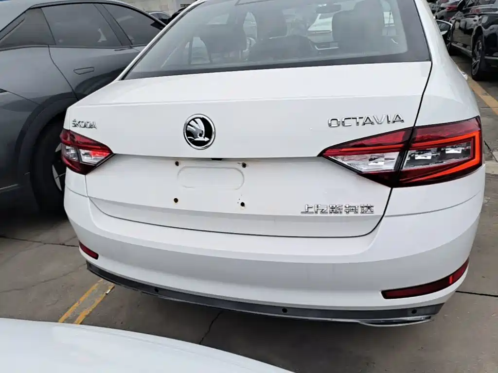 Skoda Octavia — фото 6