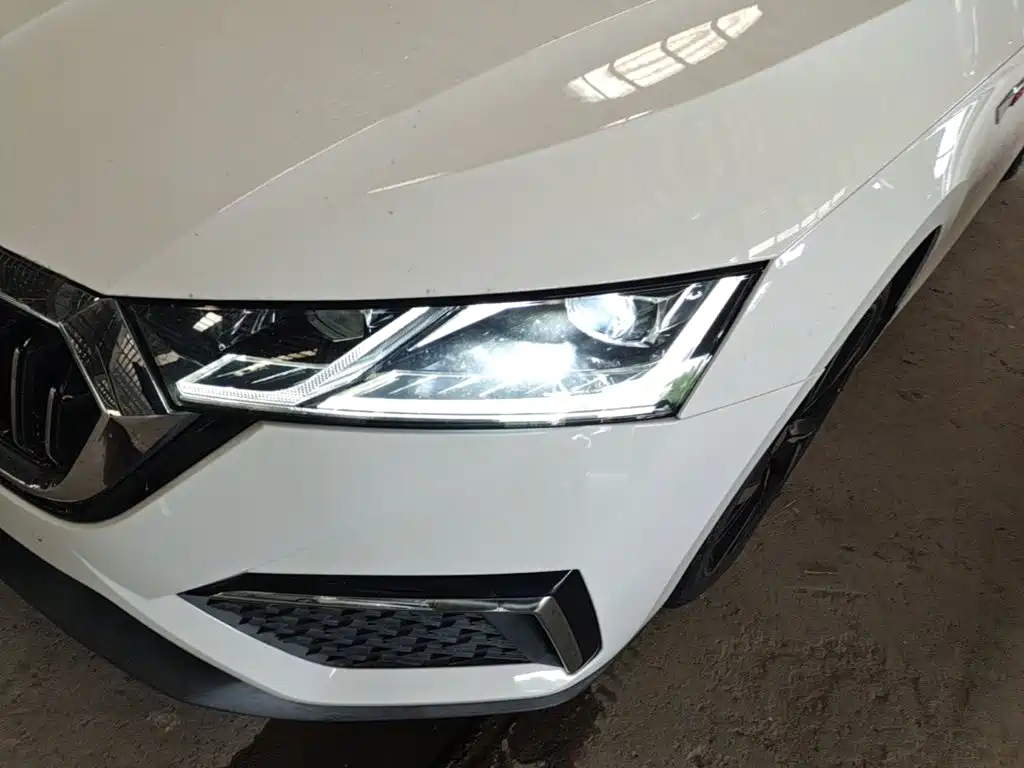 Skoda Octavia — фото 24