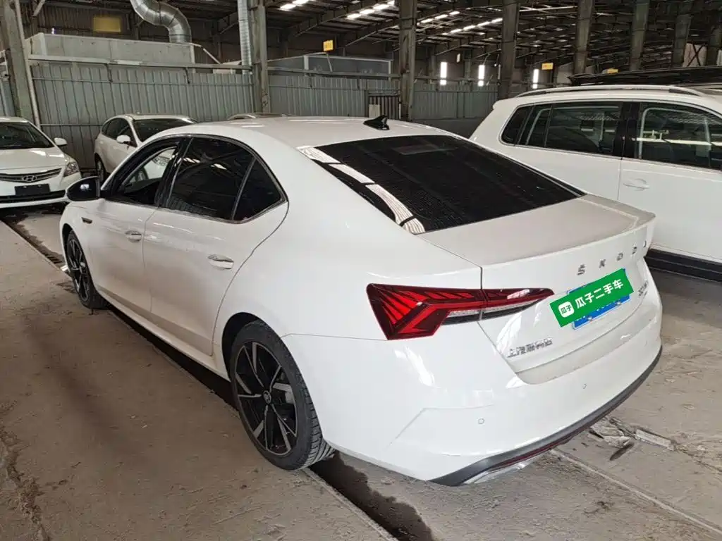 Skoda Octavia — фото 5