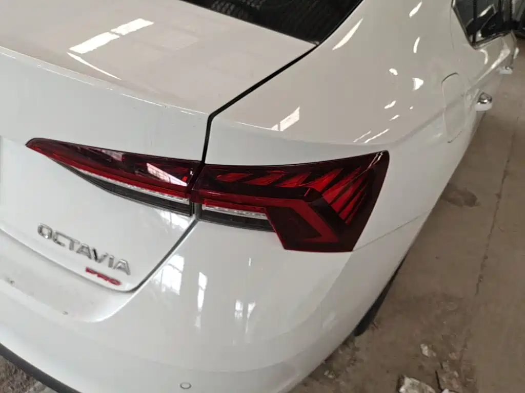 Skoda Octavia — фото 8