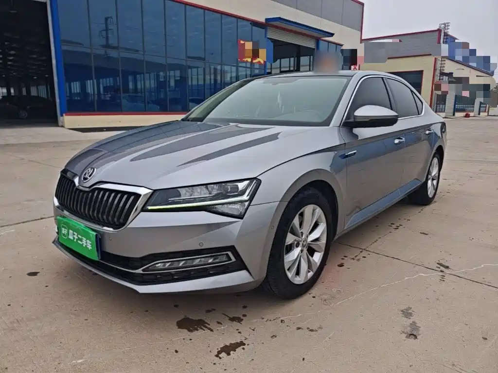 Skoda Superb — фото 2