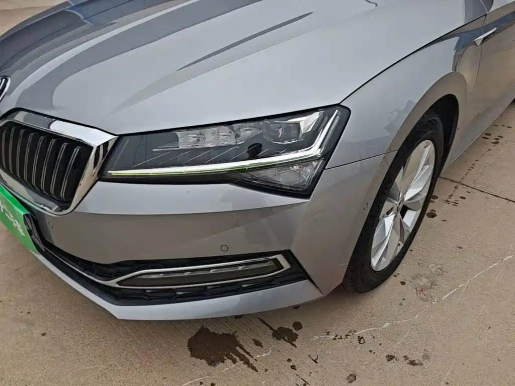 Skoda Superb — фото 24