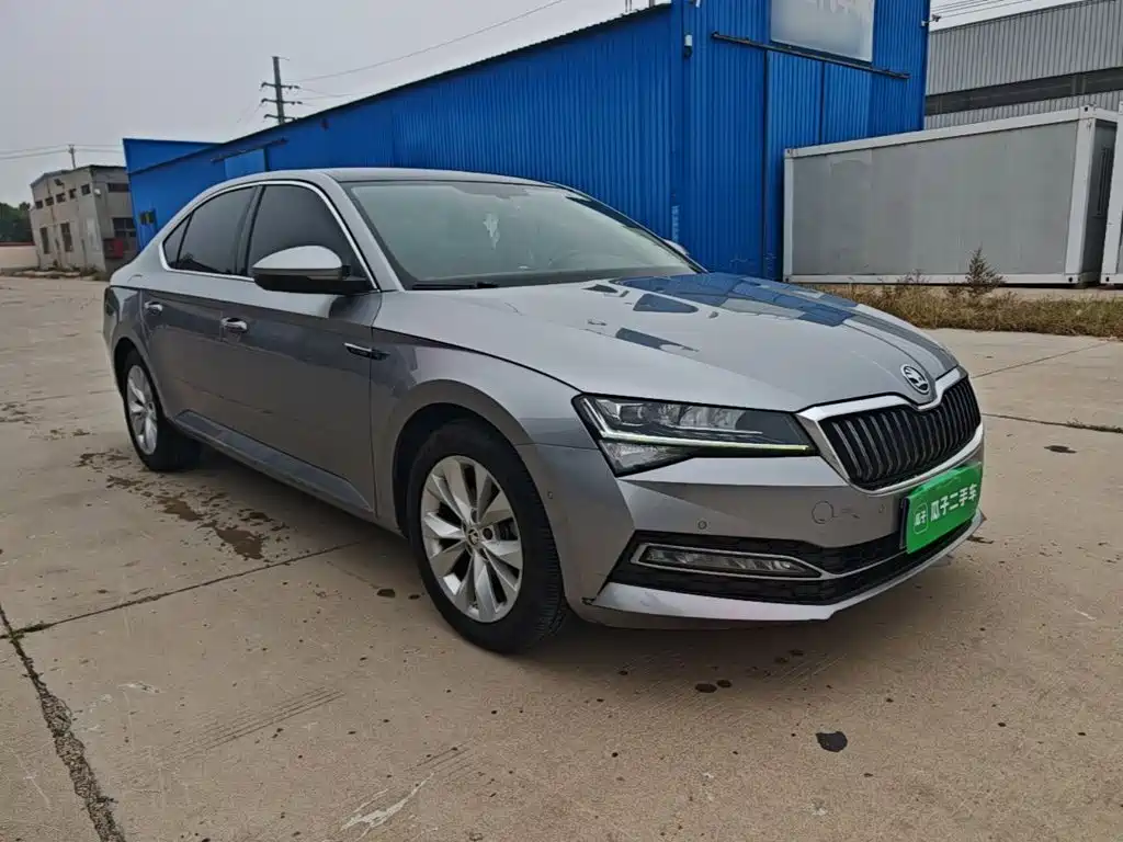 Skoda Superb — фото 4