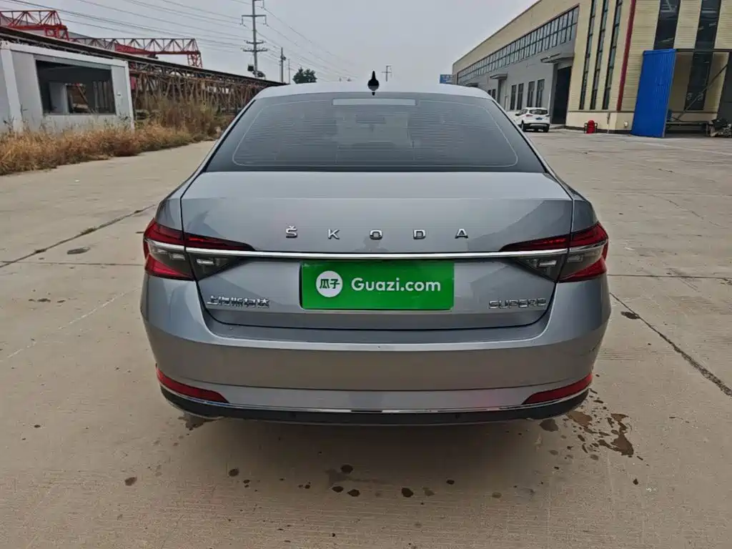 Skoda Superb — фото 6