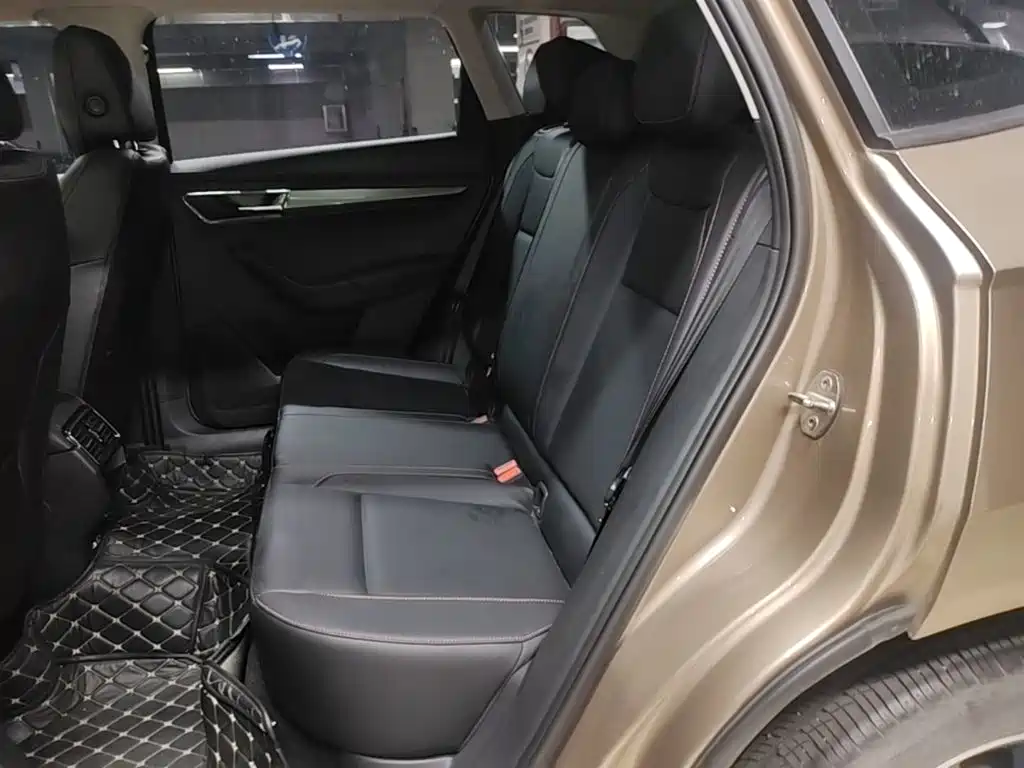 Skoda Karoq — фото 17