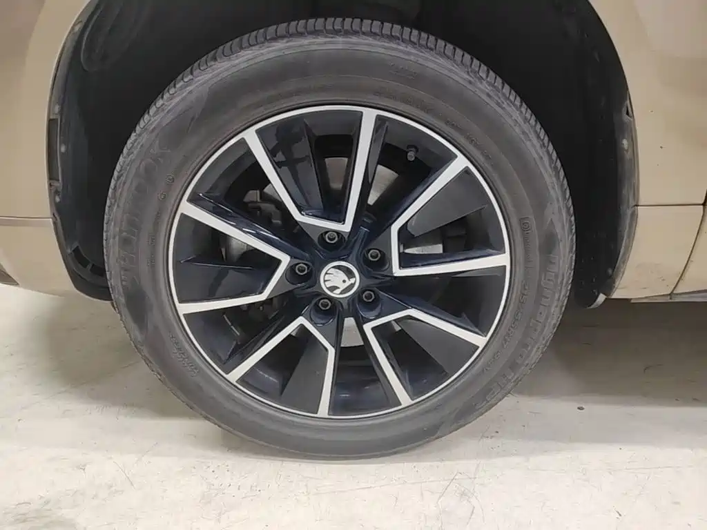 Skoda Karoq — фото 23