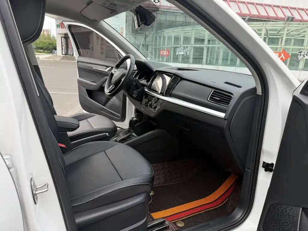 Skoda Kamiq — фото 11