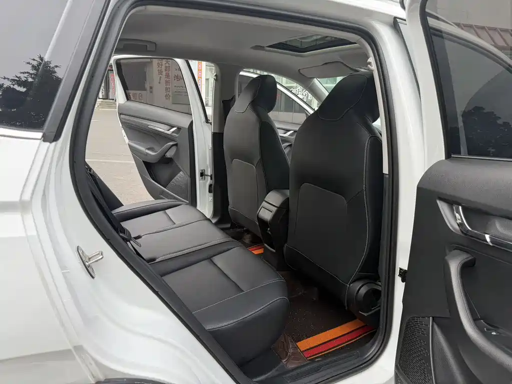 Skoda Kamiq — фото 10