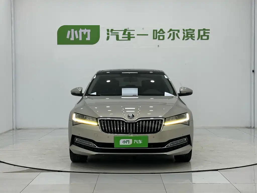 Skoda Superb — фото 2