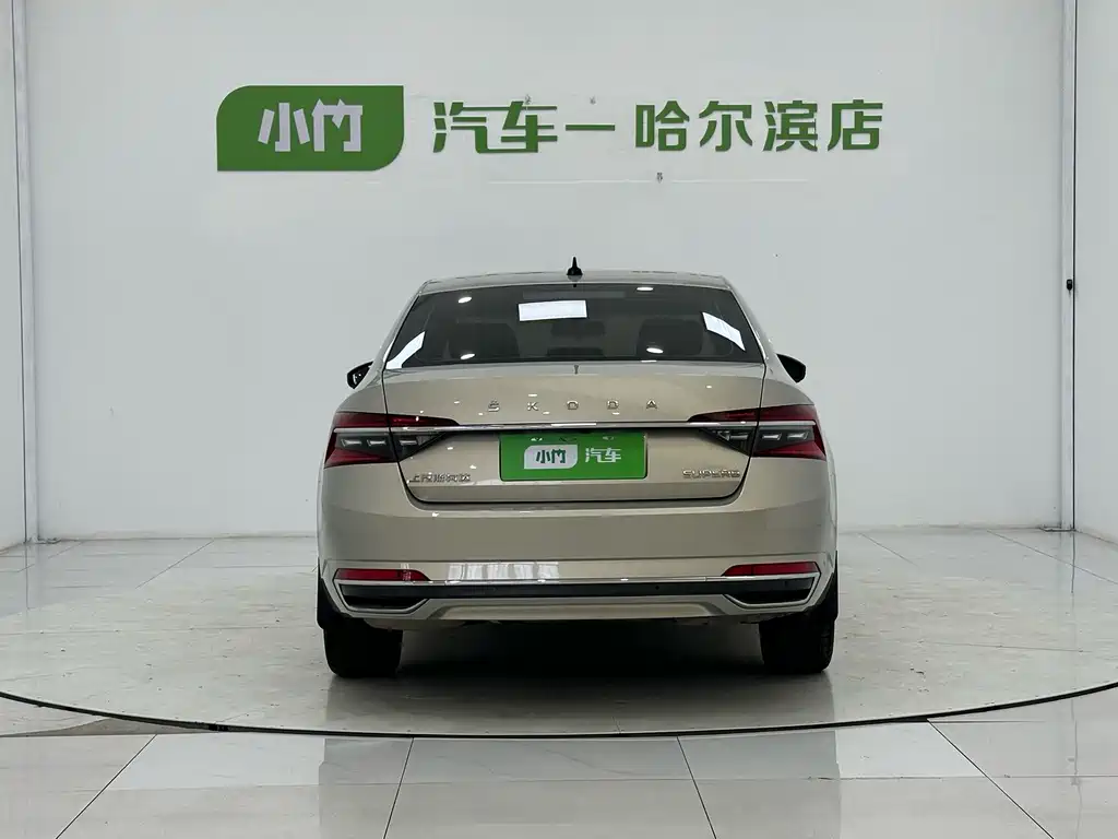 Skoda Superb — фото 6
