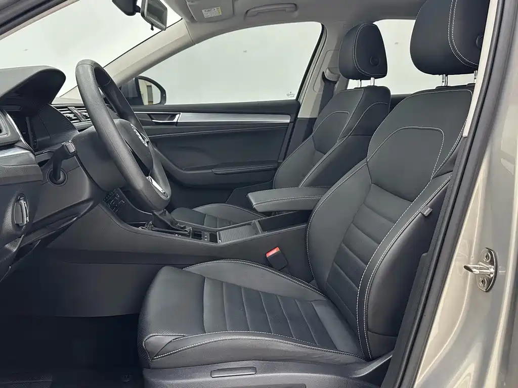Skoda Superb — фото 7