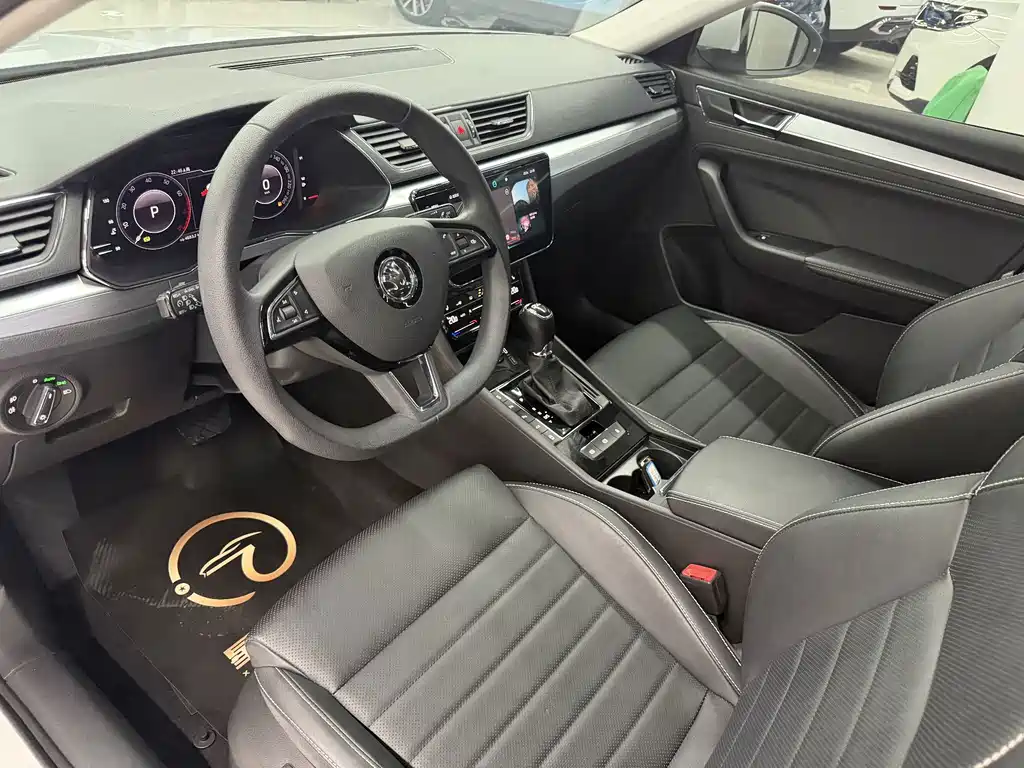 Skoda Superb — фото 13