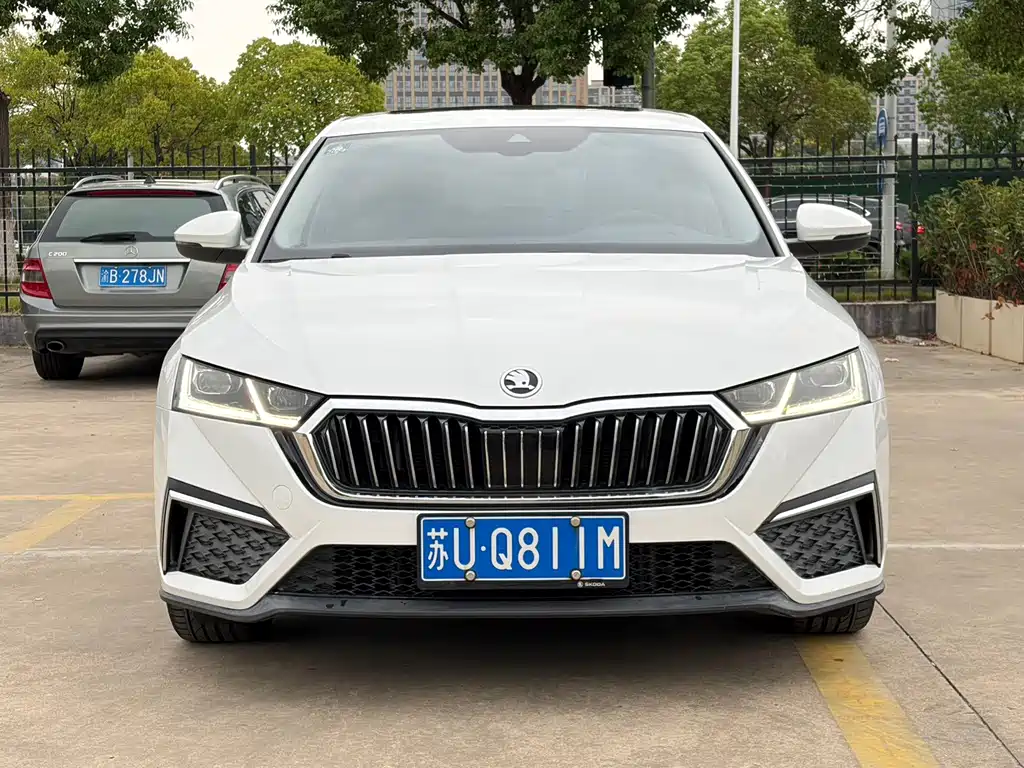 Skoda Octavia — фото 2