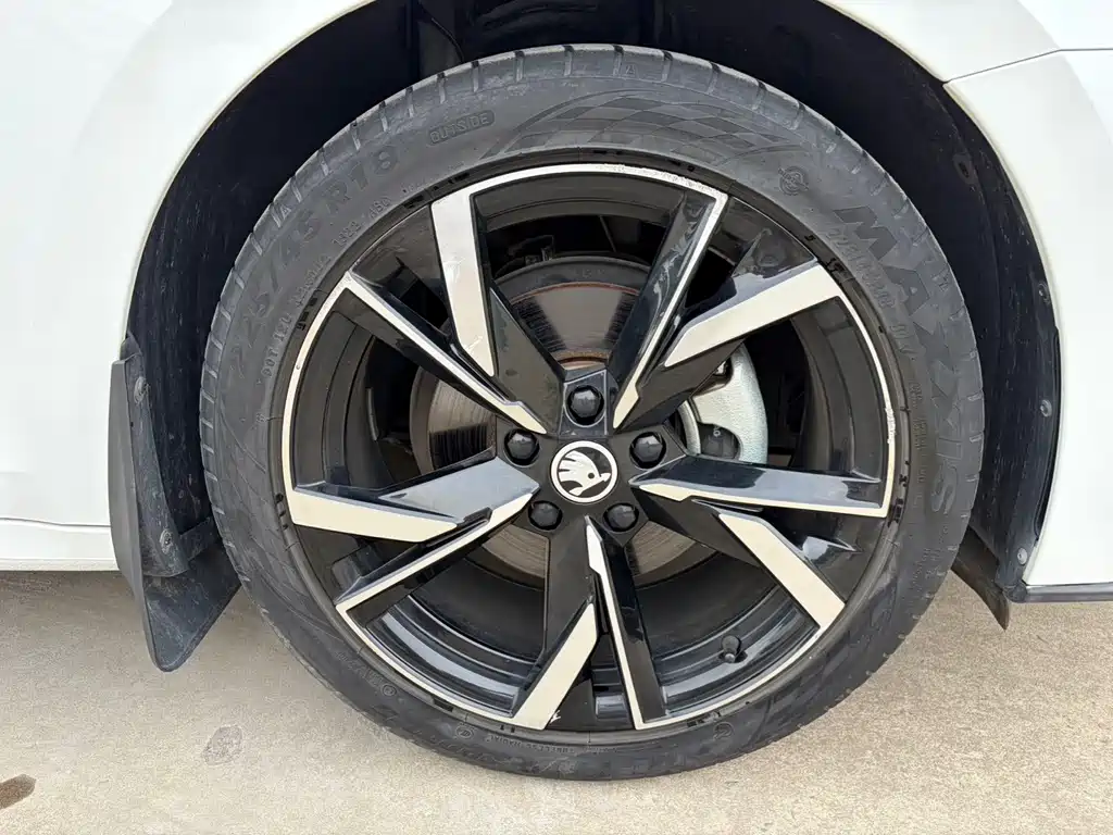 Skoda Octavia — фото 20