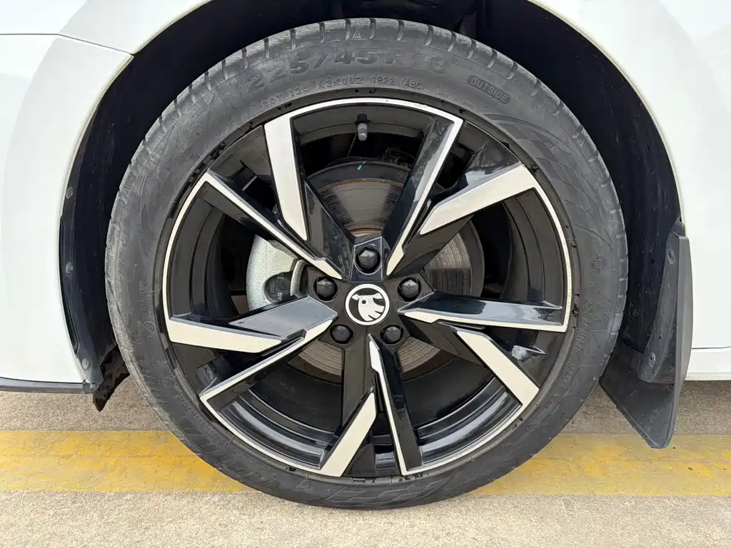 Skoda Octavia — фото 23