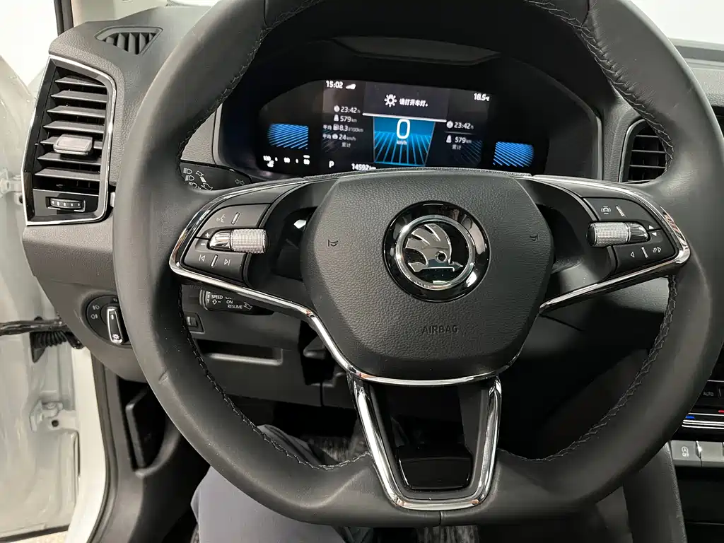 Skoda Karoq — фото 15