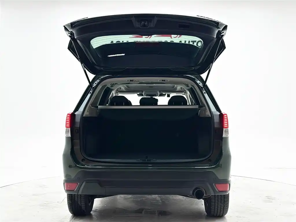 Subaru Forester — фото 8