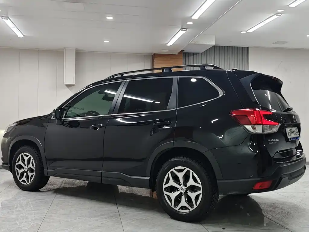 Subaru Forester — фото 6