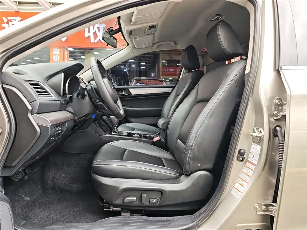 Subaru Outback — фото 11