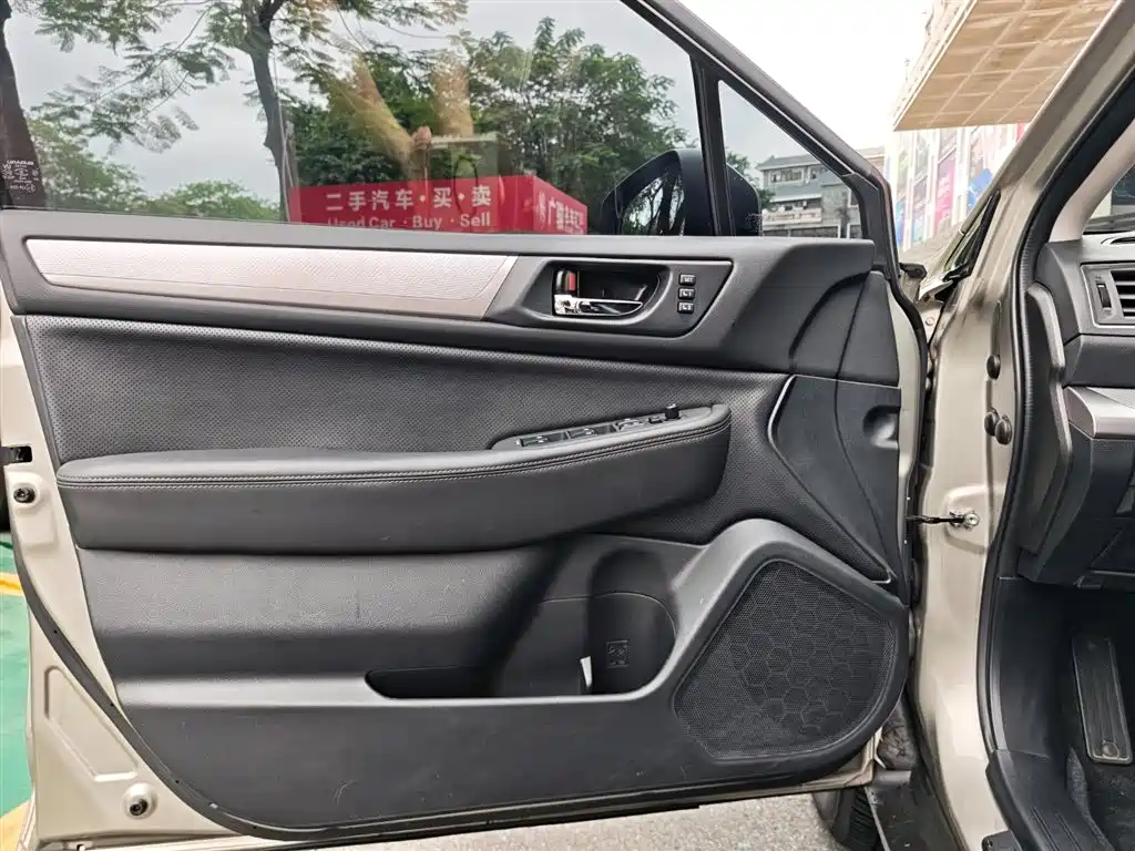 Subaru Outback — фото 21