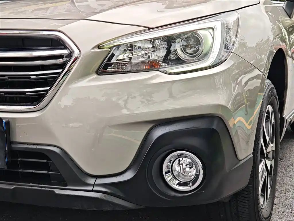 Subaru Outback — фото 9