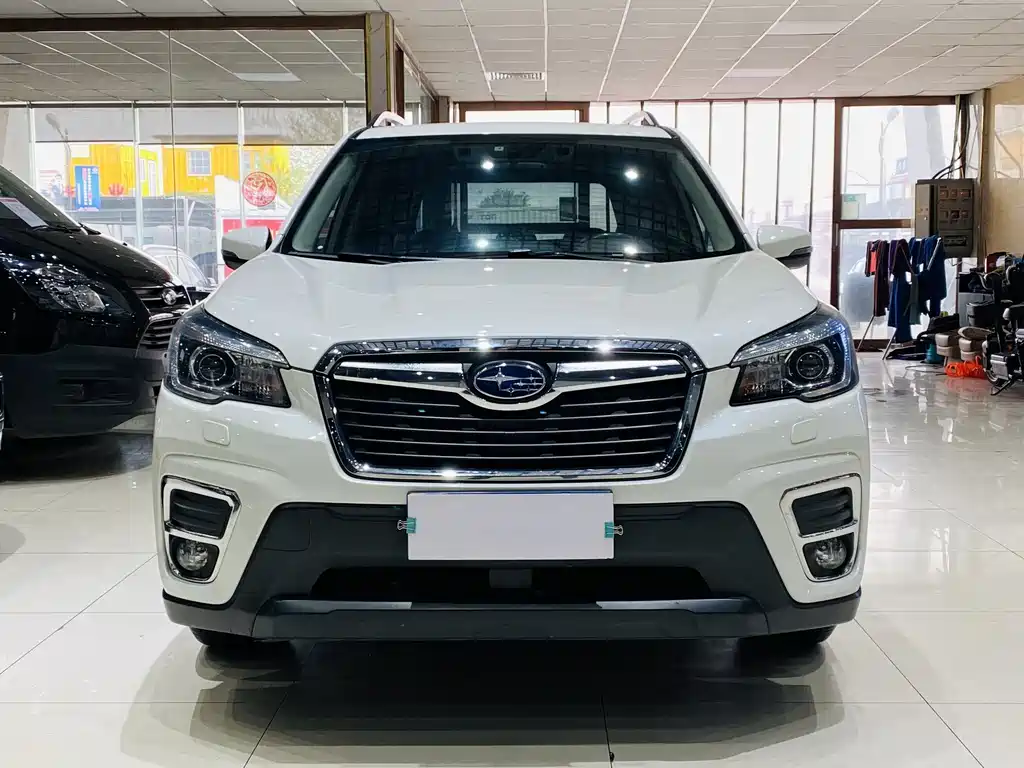 Subaru Forester — фото 2