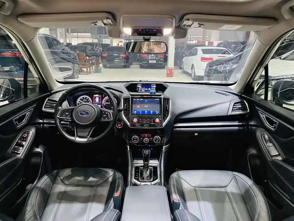 Subaru Forester — фото 5