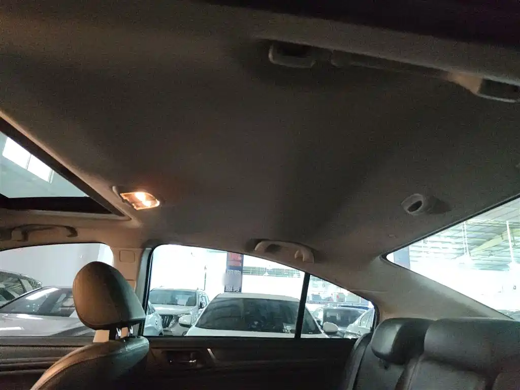 Subaru Legacy — фото 14