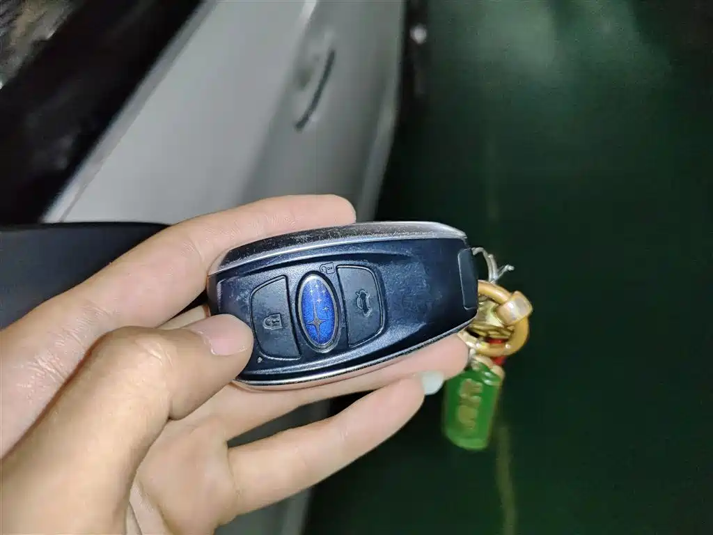 Subaru Legacy — фото 17