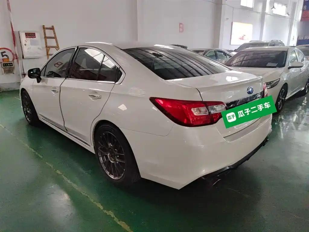 Subaru Legacy — фото 23
