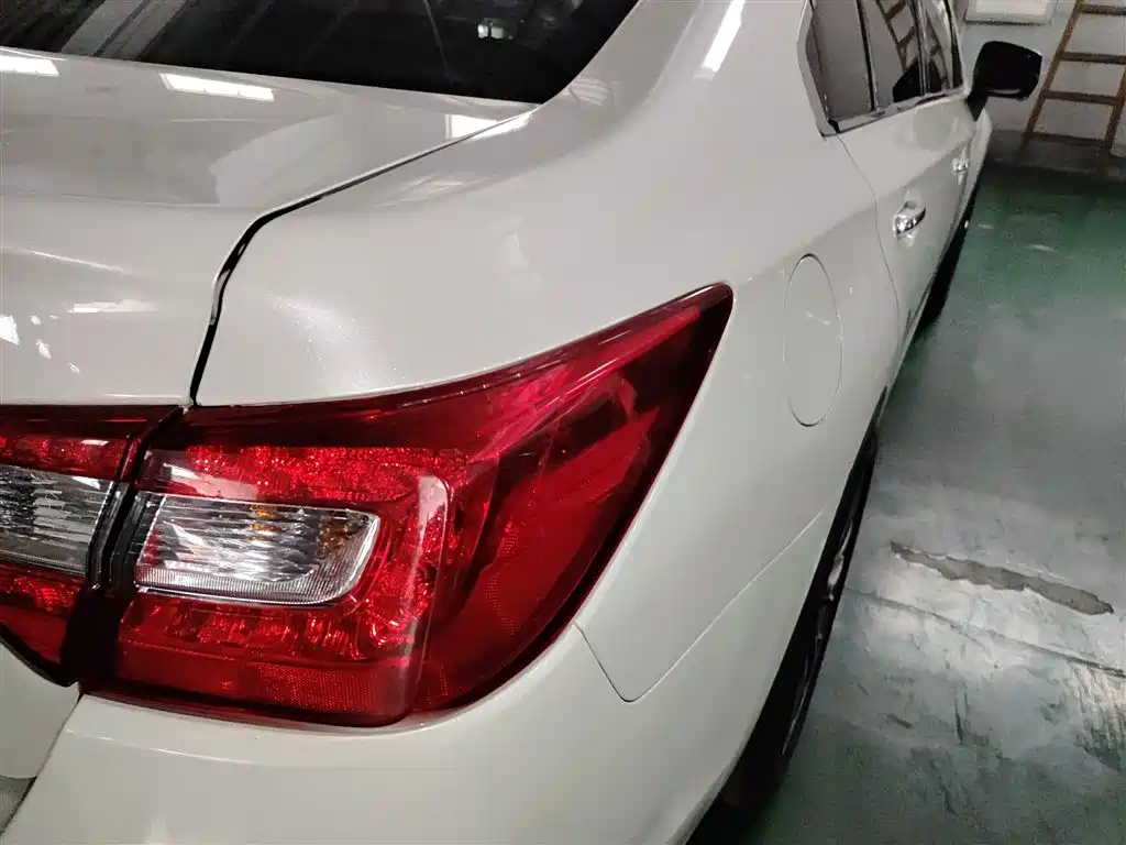 Subaru Legacy — фото 24