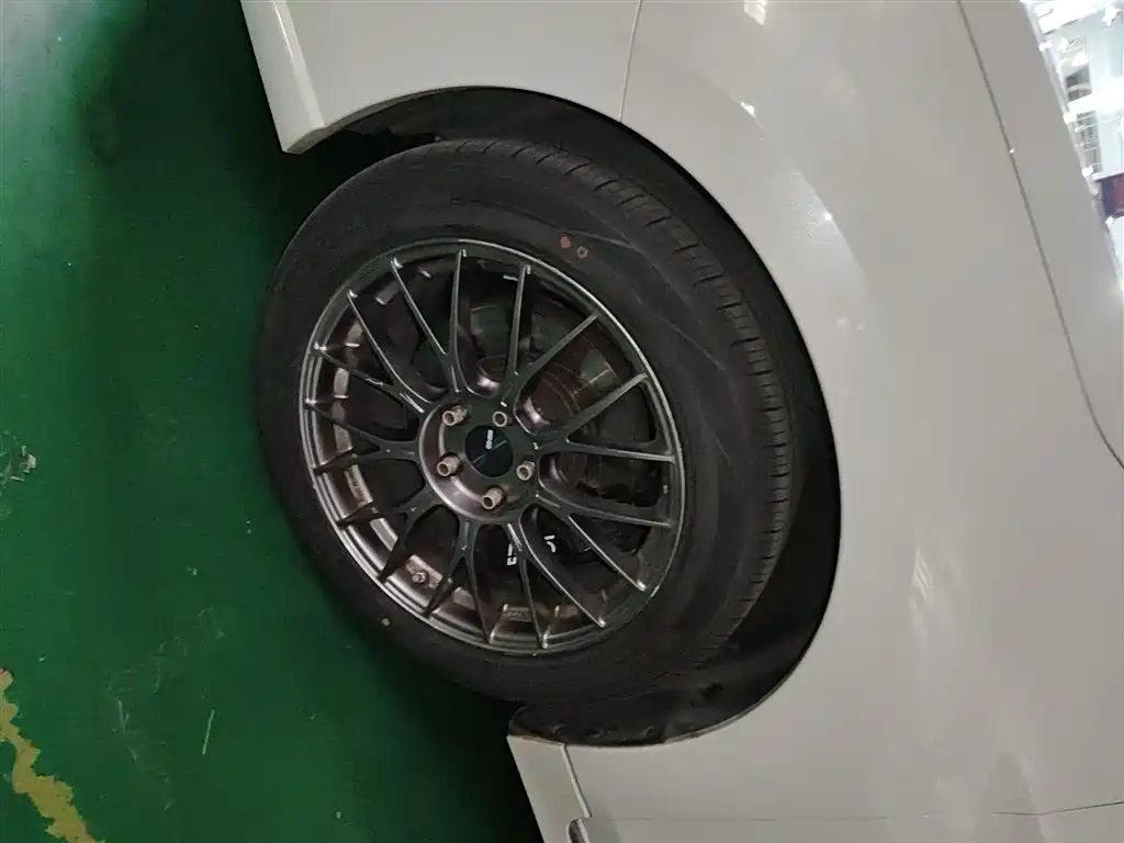 Subaru Legacy — фото 25