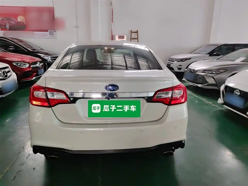 Subaru Legacy — фото 4