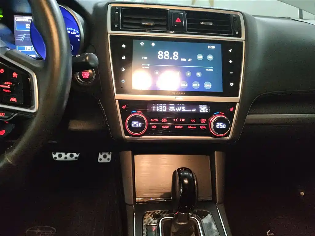 Subaru Legacy — фото 9