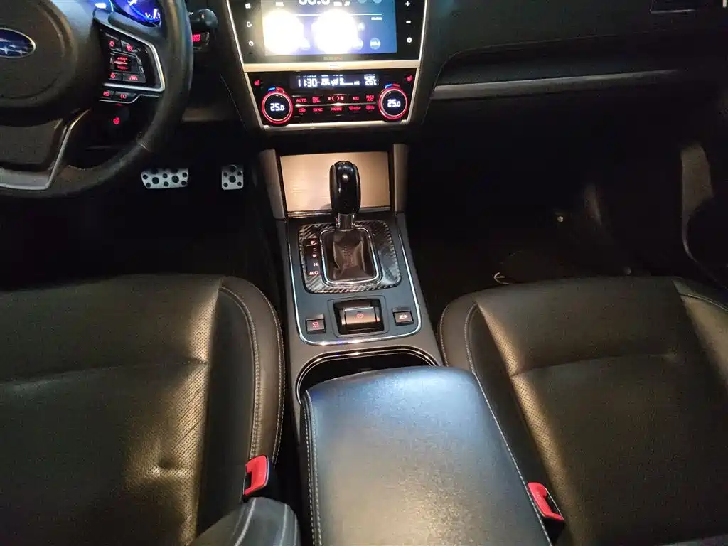 Subaru Legacy — фото 10