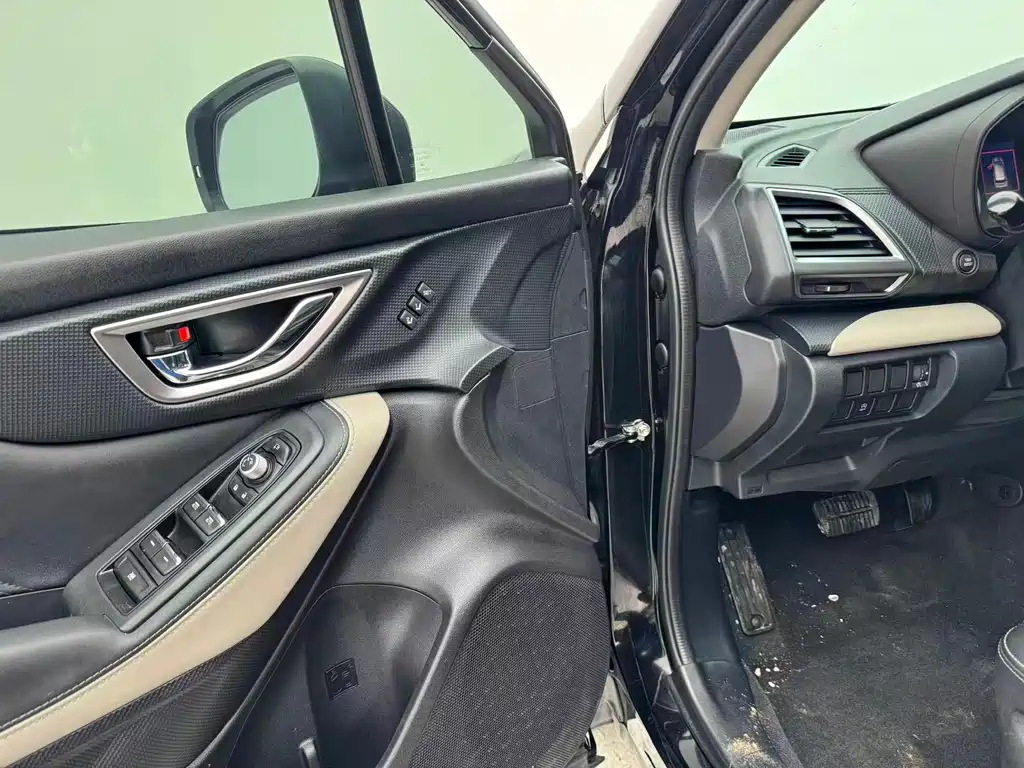 Subaru Forester — фото 11