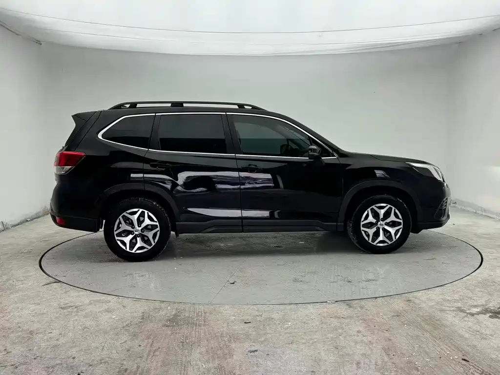 Subaru Forester — фото 3