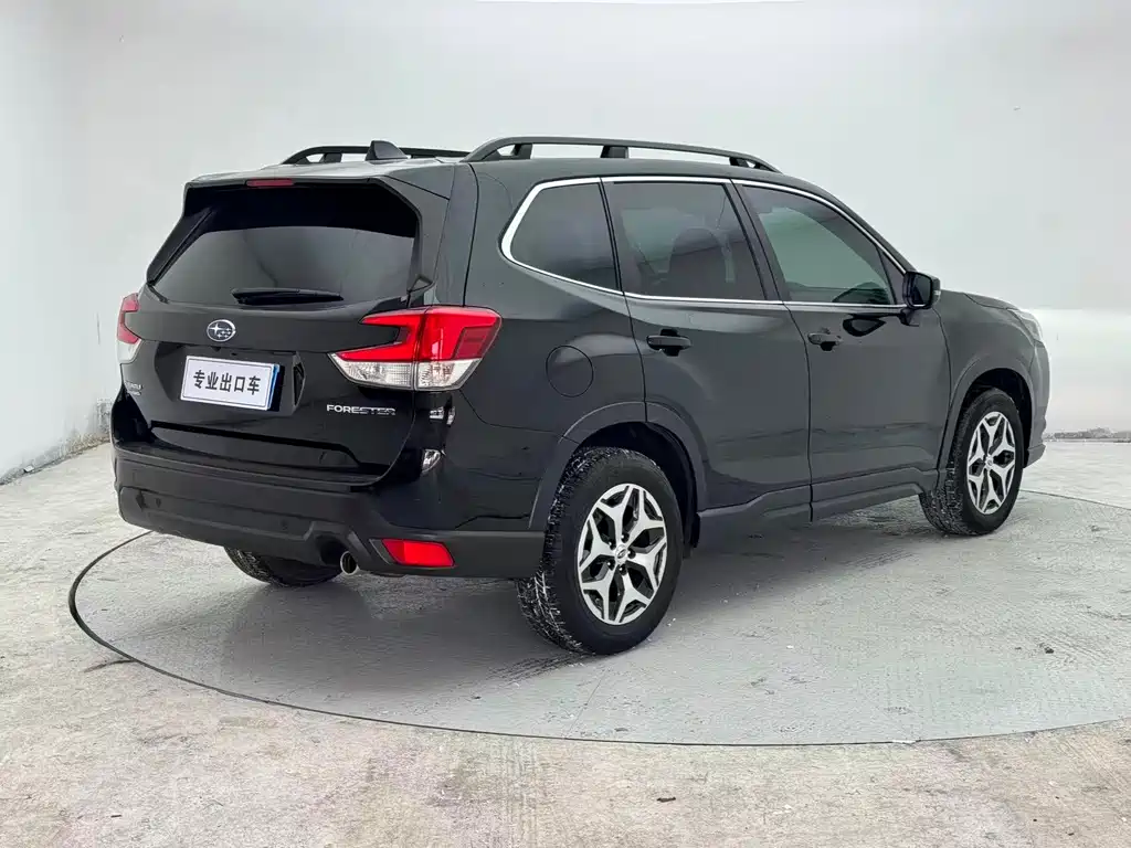 Subaru Forester — фото 4