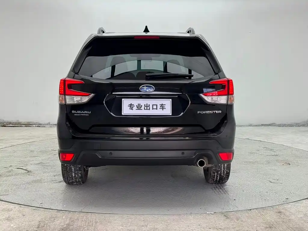 Subaru Forester — фото 5