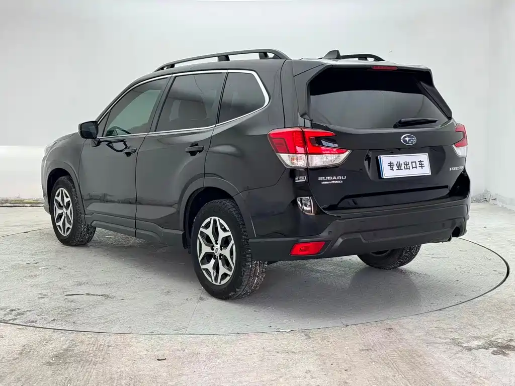 Subaru Forester — фото 6