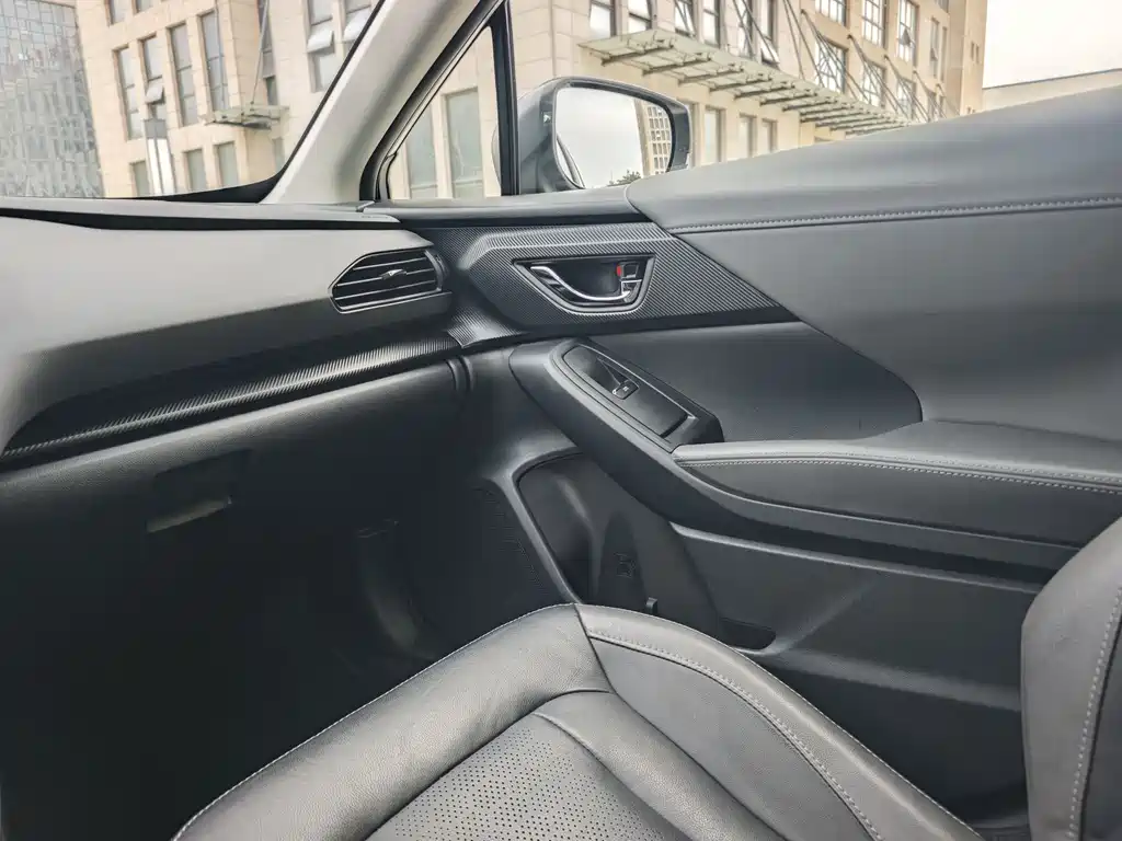 Subaru Crosstrek — фото 14