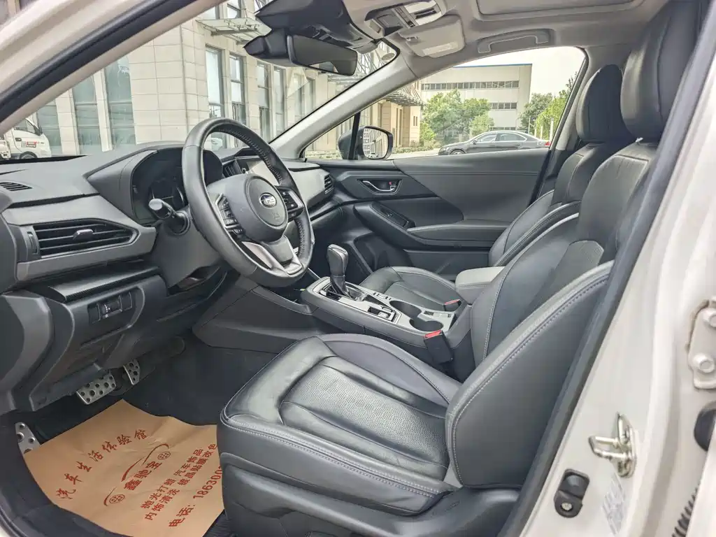 Subaru Crosstrek — фото 10