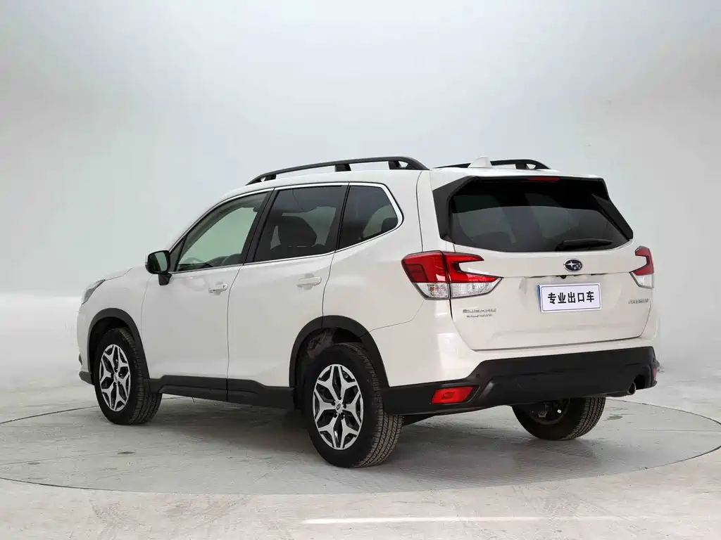 Subaru Forester — фото 4