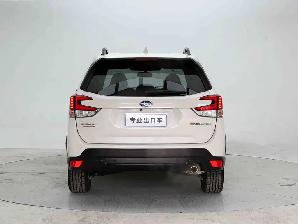Subaru Forester — фото 5