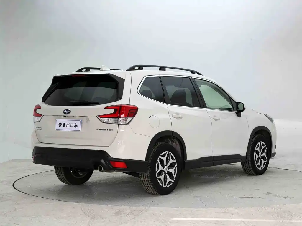 Subaru Forester — фото 6