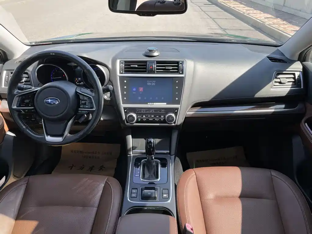 Subaru Outback — фото 6