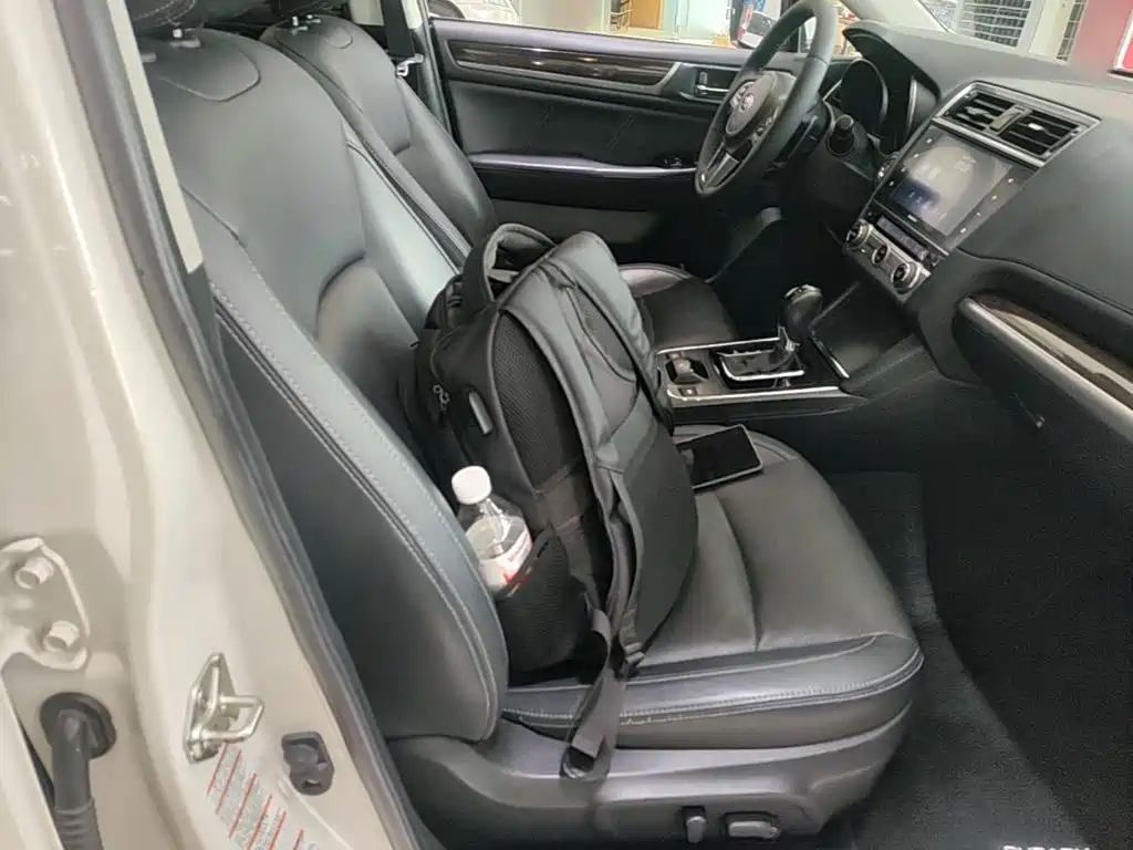 Subaru Outback — фото 25